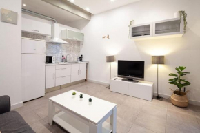 Loft next to calle Betis, best area of Seville-Sevillarooms